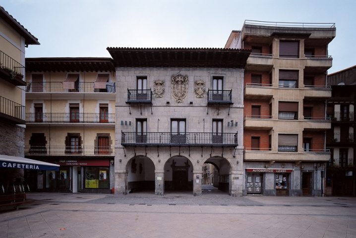 Udaletxeko osoko bilkuren aretoan izango da bilera