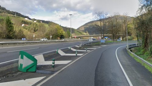 Como alternativa los vehículos que circulen por la AP-1 hacia Behobia deberán continuar en sentido Bilbao por el enlace 145 hasta la salida de Eibar