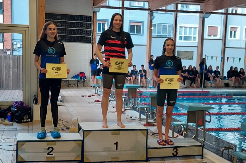 Paula Calvo ha sido la mejor nadadora Infantil de este Trofeo.