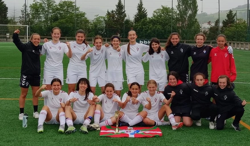 El infantil femenino F8, Campéon de Euskadi.