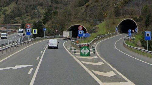 Como alternativa los vehículos que circulen por la AP-1 hacia Behobia deberán continuar en sentido Bilbao por el enlace 145 hasta la salida de Eibar
