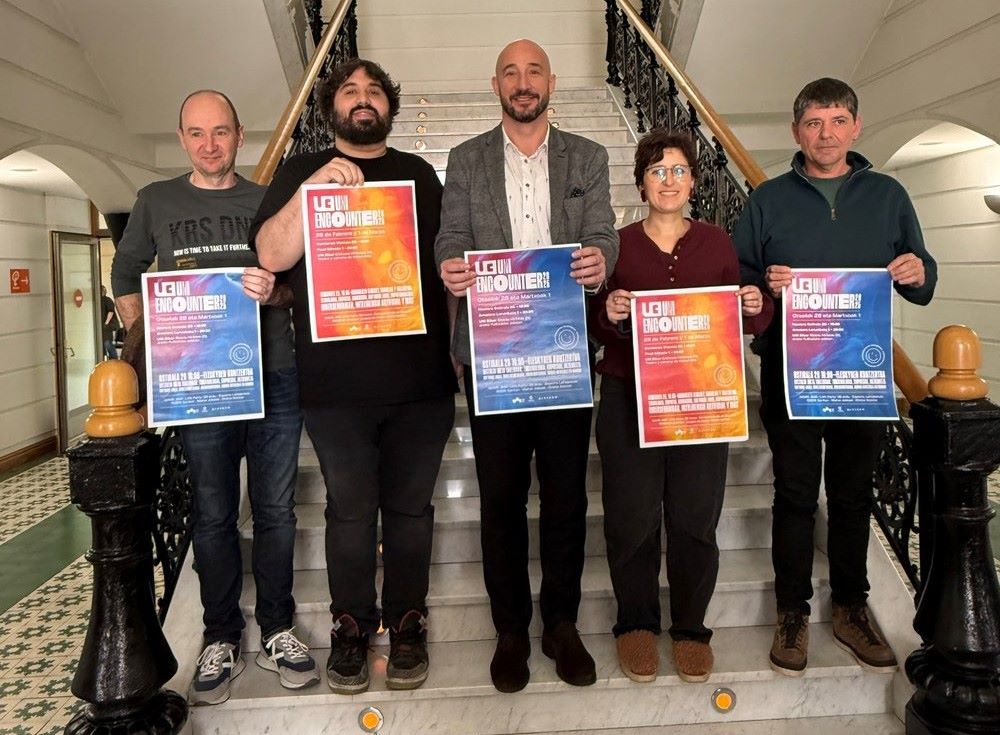 Representantes municipales y organizadores del "Uni Encounter 2025".