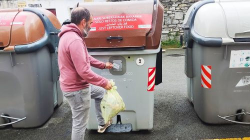 los contenedores marrones permanecerán cerrados y solo se podrán abrir con la tarjeta marrón,