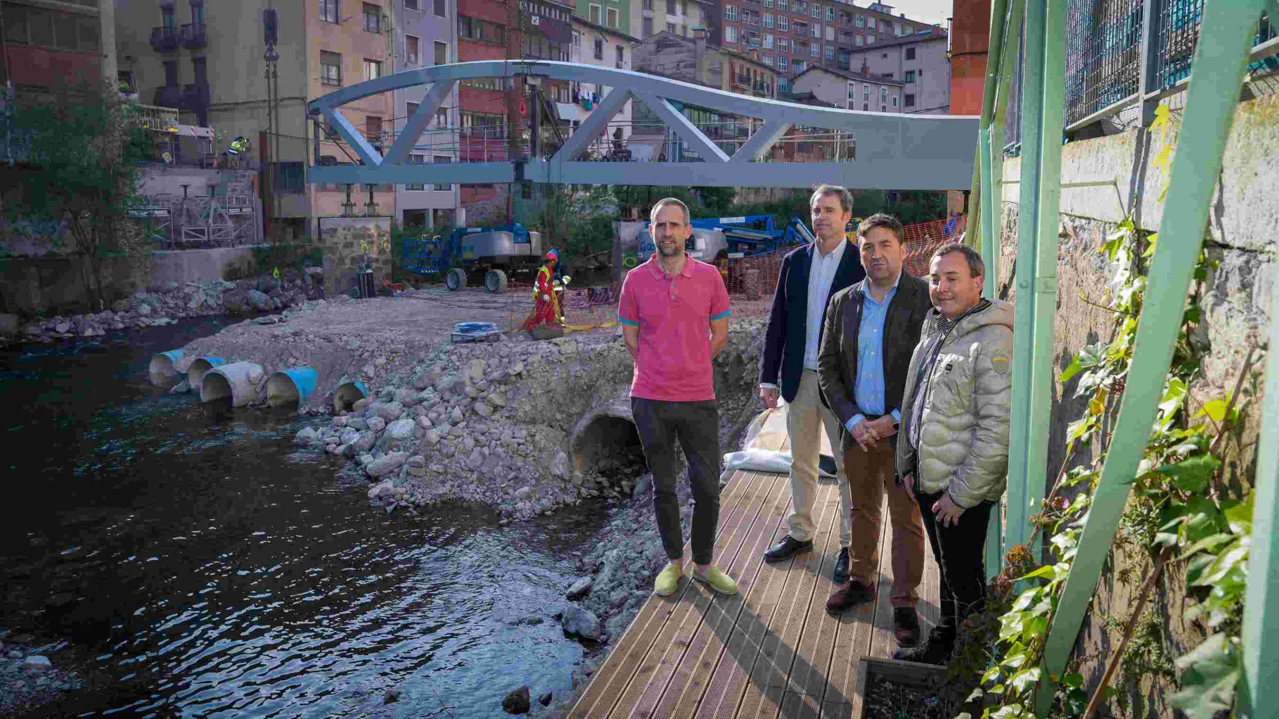 Imagen de portada Las obras del nuevo puente de Gabolats en Soraluze avanzan a buen ritmo con el objetivo de aumentar la defensa ante inundaciones