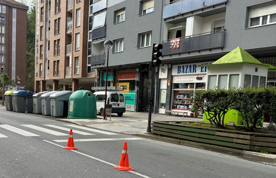 Desde el pasado viernes 11 de abril, la Brigada municipal está trabajando para encontrar el punto exacto donde radica el problema