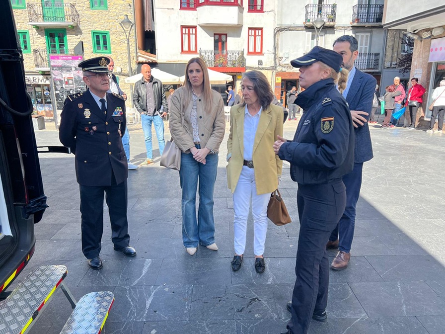 Impulsada por el Ayuntamiento de Ermua con el apoyo de la Delegación del Gobierno en Euskadi y la Subdelegación del Gobierno en Bizkaia, el objetivo es hacer más accesibles los trámites de documentación