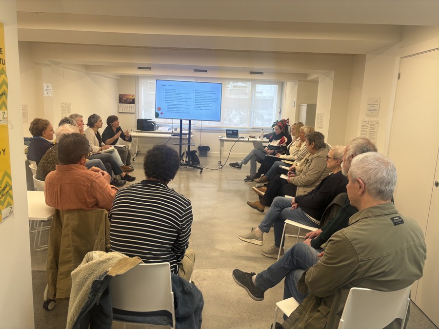 La primera reunión tuvo lugar el 11 de abril