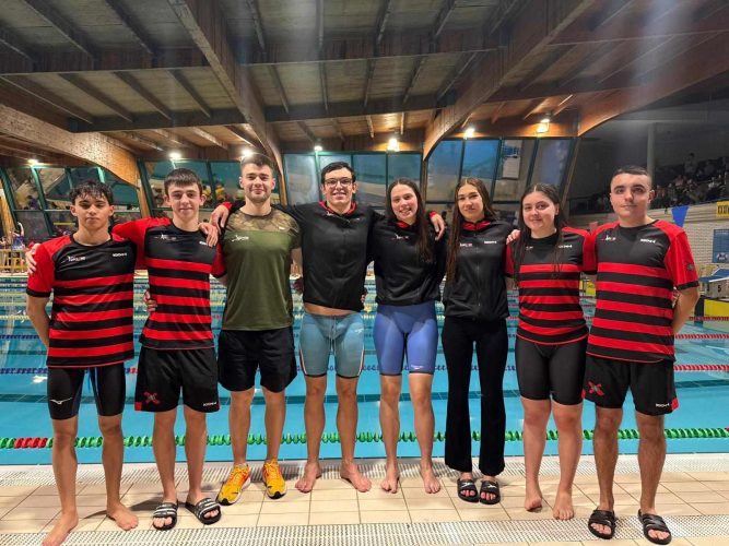 En el Premio de Invierno de Gipuzkoa celebrado en Zarautz, los nadadores eibarreses lograron una amplia cosecha de medallas